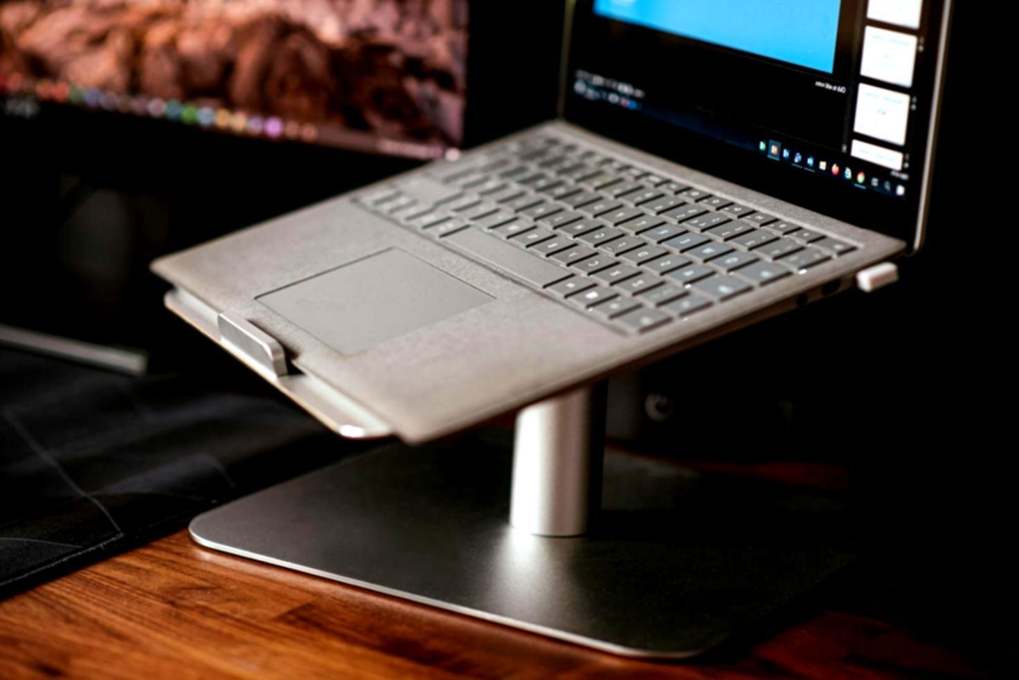 Blockchain development workstation showing code implementation and network visualization